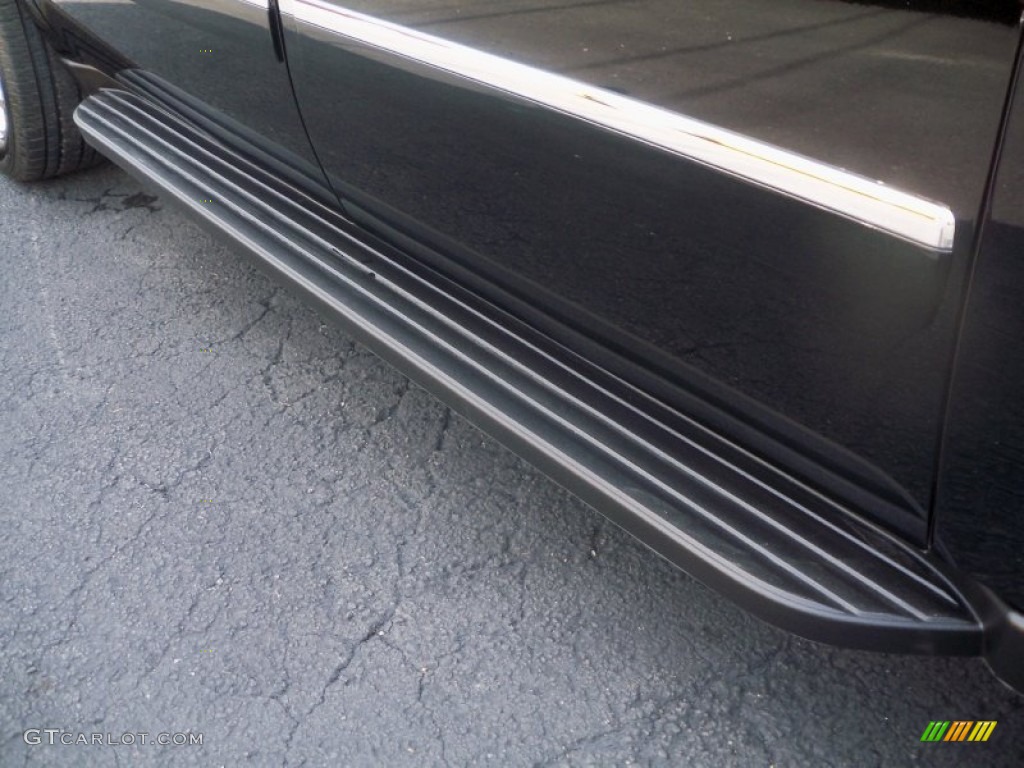 2011 Avalanche LTZ 4x4 - Black / Ebony photo #10