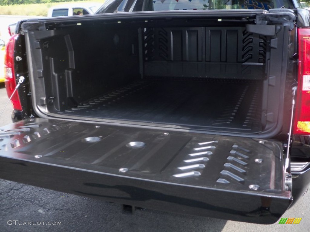 2011 Avalanche LTZ 4x4 - Black / Ebony photo #15