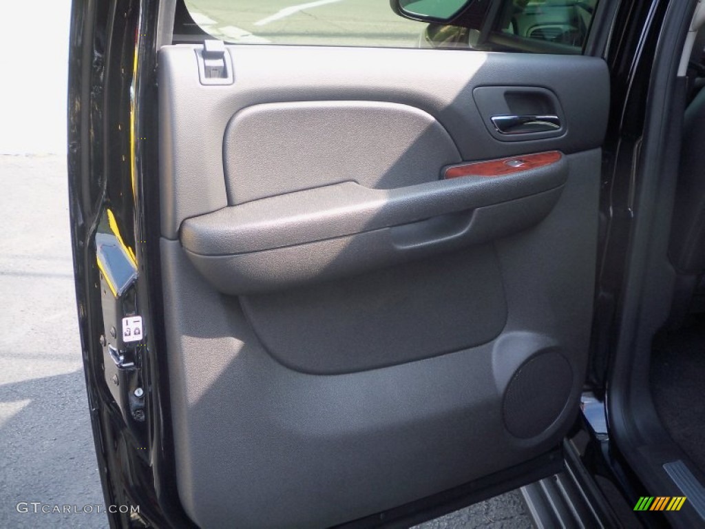 2011 Avalanche LTZ 4x4 - Black / Ebony photo #16