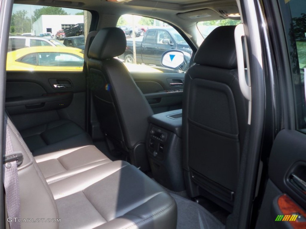 2011 Avalanche LTZ 4x4 - Black / Ebony photo #21