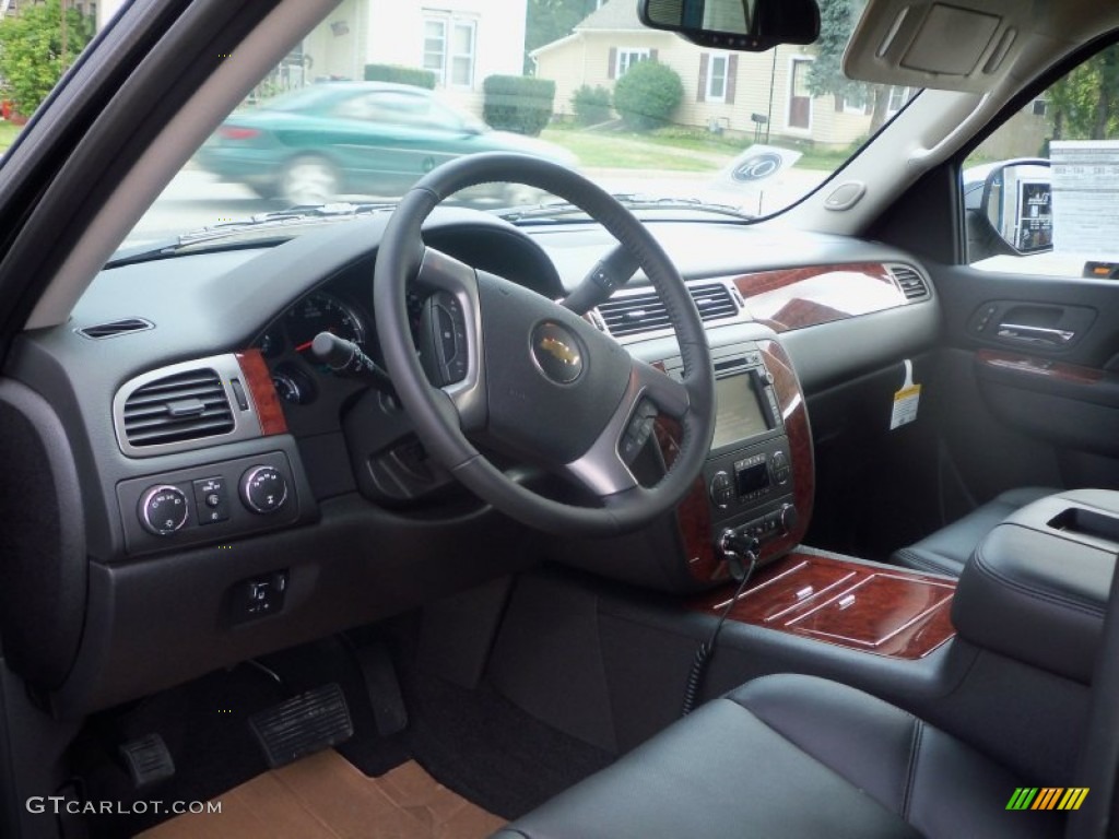 2011 Avalanche LTZ 4x4 - Black / Ebony photo #28