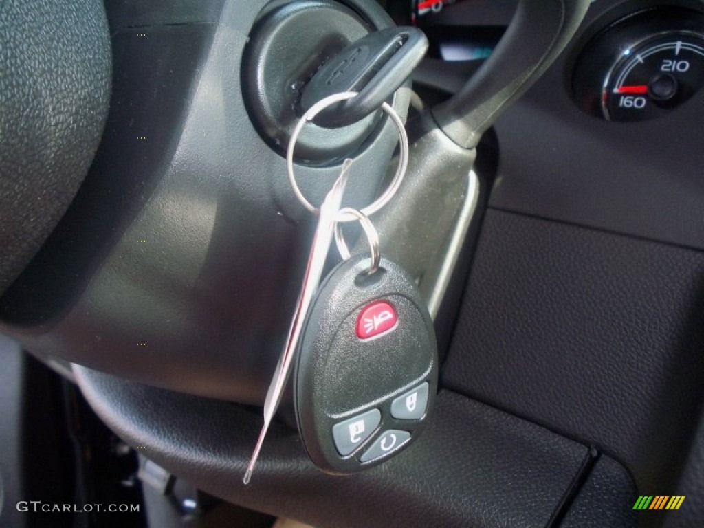 2011 Avalanche LTZ 4x4 - Black / Ebony photo #43