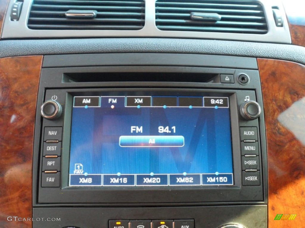 2008 Chevrolet Suburban 1500 LTZ Controls Photo #52655663