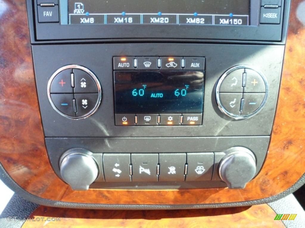 2008 Chevrolet Suburban 1500 LTZ Controls Photo #52655672