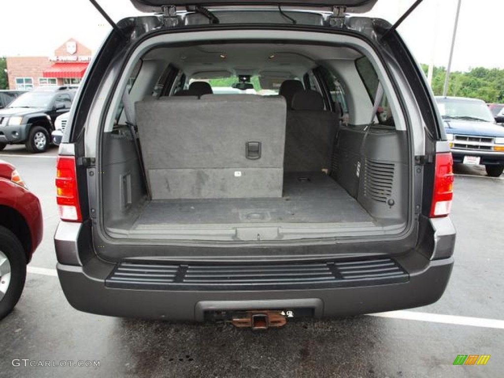 2004 Ford Expedition XLT 4x4 Trunk Photo #52659411