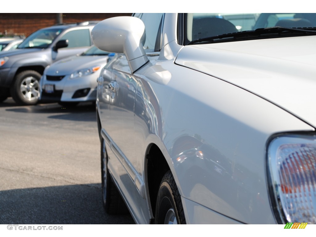 2004 XG350 L Sedan - Ivory Pearl / Beige photo #11
