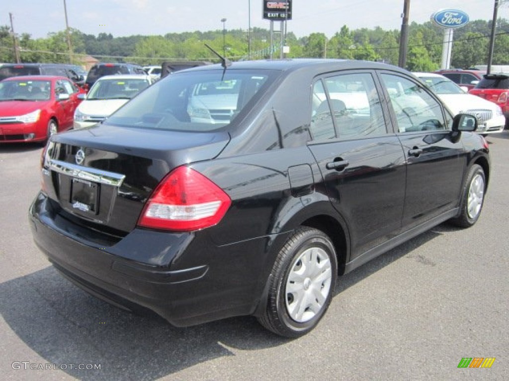 2010 Versa 1.8 S Sedan - Super Black / Charcoal photo #7