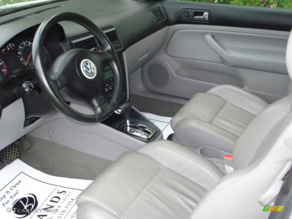 Grey Interior 2004 Volkswagen GTI 1.8T Photo #52669069