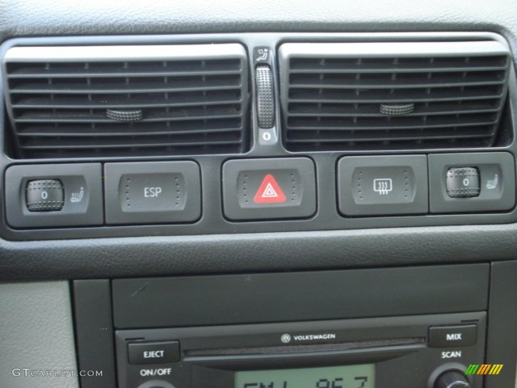 2004 Volkswagen GTI 1.8T Controls Photo #52669153