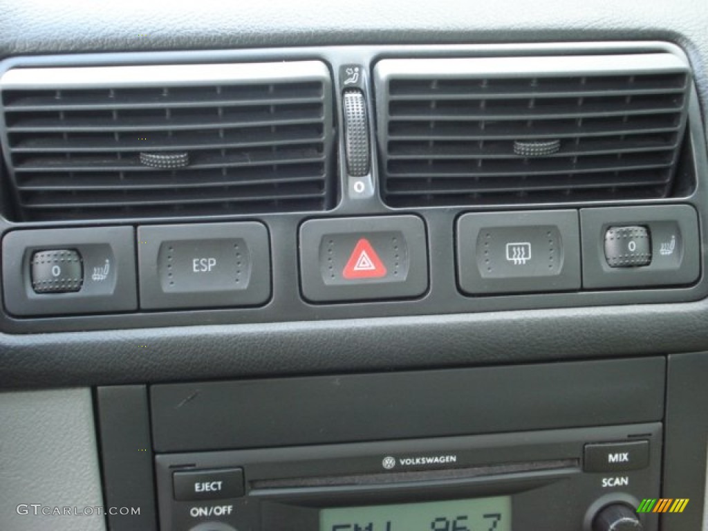 2004 Volkswagen GTI 1.8T Controls Photo #52669165