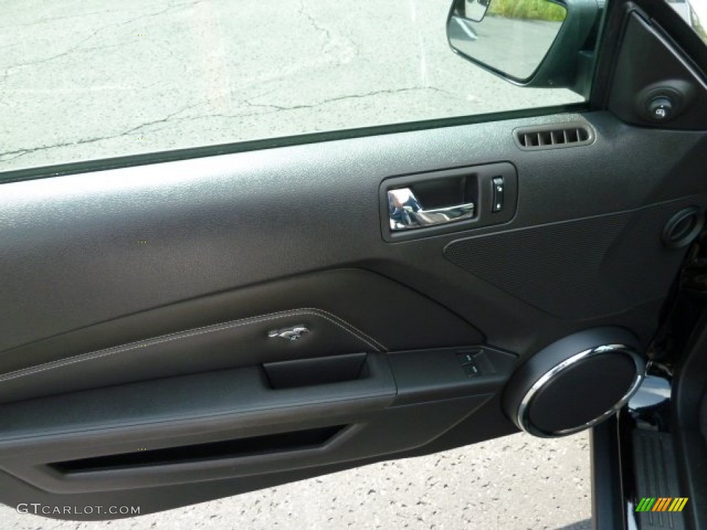2011 Ford Mustang GT Premium Coupe Charcoal Black/Cashmere Door Panel Photo #52670734
