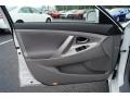 Super White - Camry SE Photo No. 21
