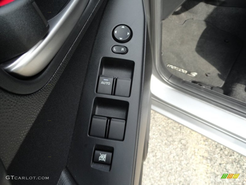 2011 Mazda MAZDA3 i Touring 4 Door Controls Photo #52673380
