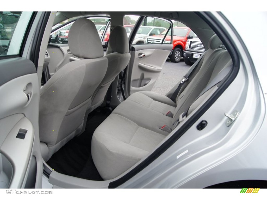 2010 Corolla LE - Classic Silver Metallic / Ash photo #10