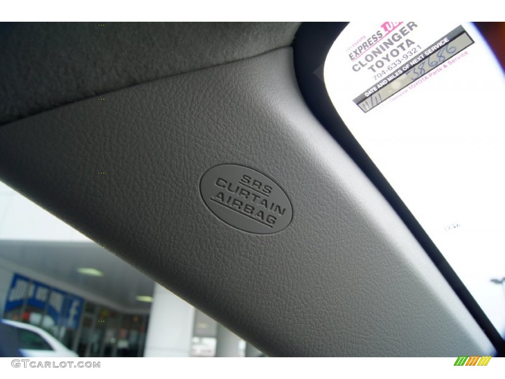 2010 Corolla LE - Classic Silver Metallic / Ash photo #32