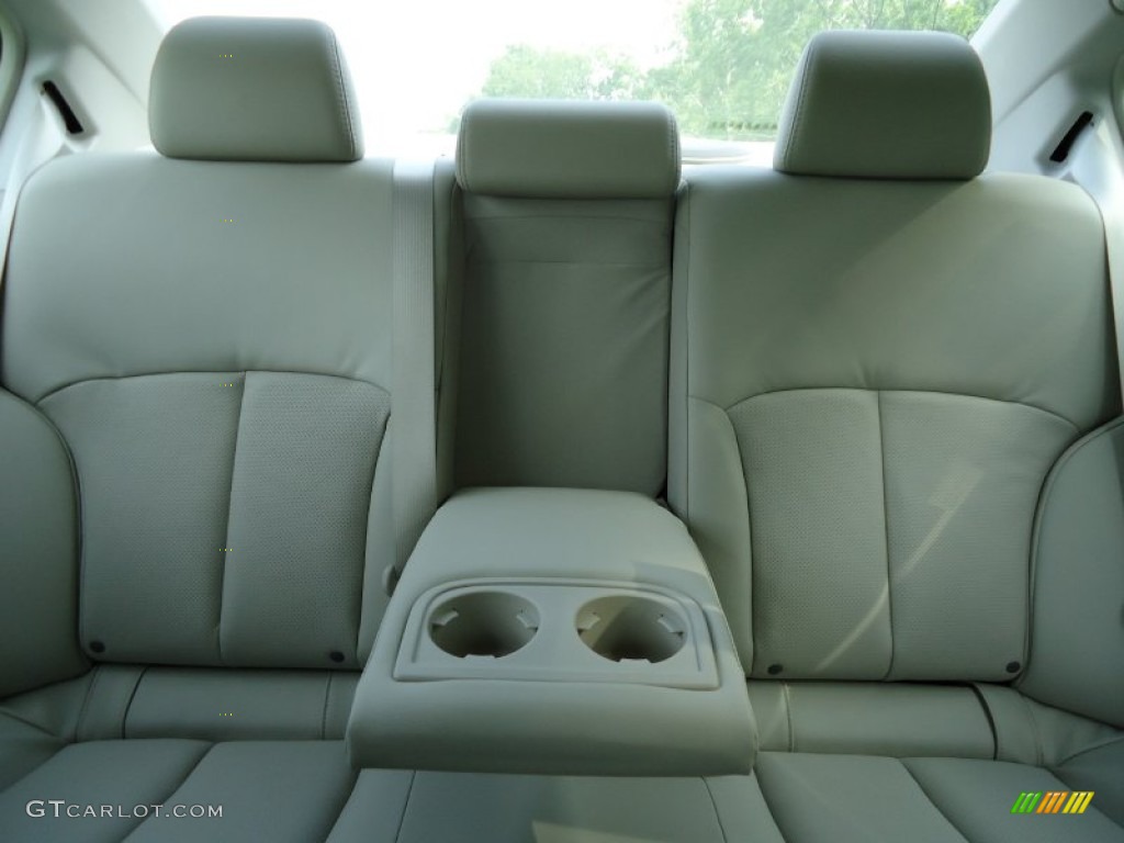 Warm Ivory Interior 2011 Subaru Legacy 2.5i Limited Photo #52674033