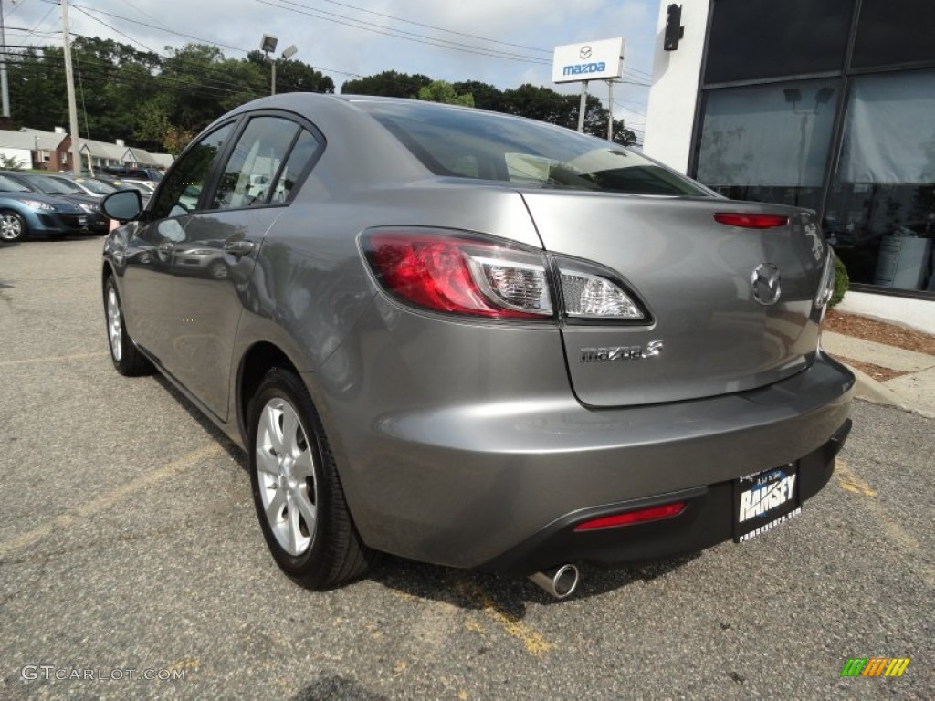 2011 MAZDA3 i Touring 4 Door - Liquid Silver Metallic / Black photo #4