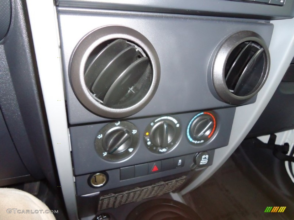 2010 Wrangler Sport 4x4 - Stone White / Dark Slate Gray/Medium Slate Gray photo #17