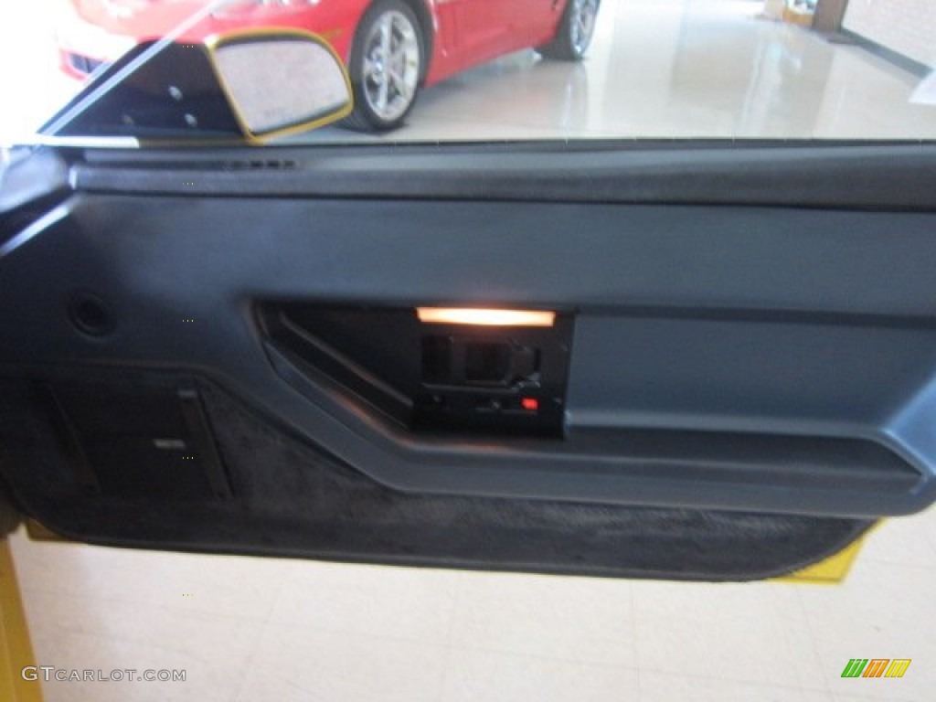 1986 Corvette Convertible - Yellow / Black photo #16
