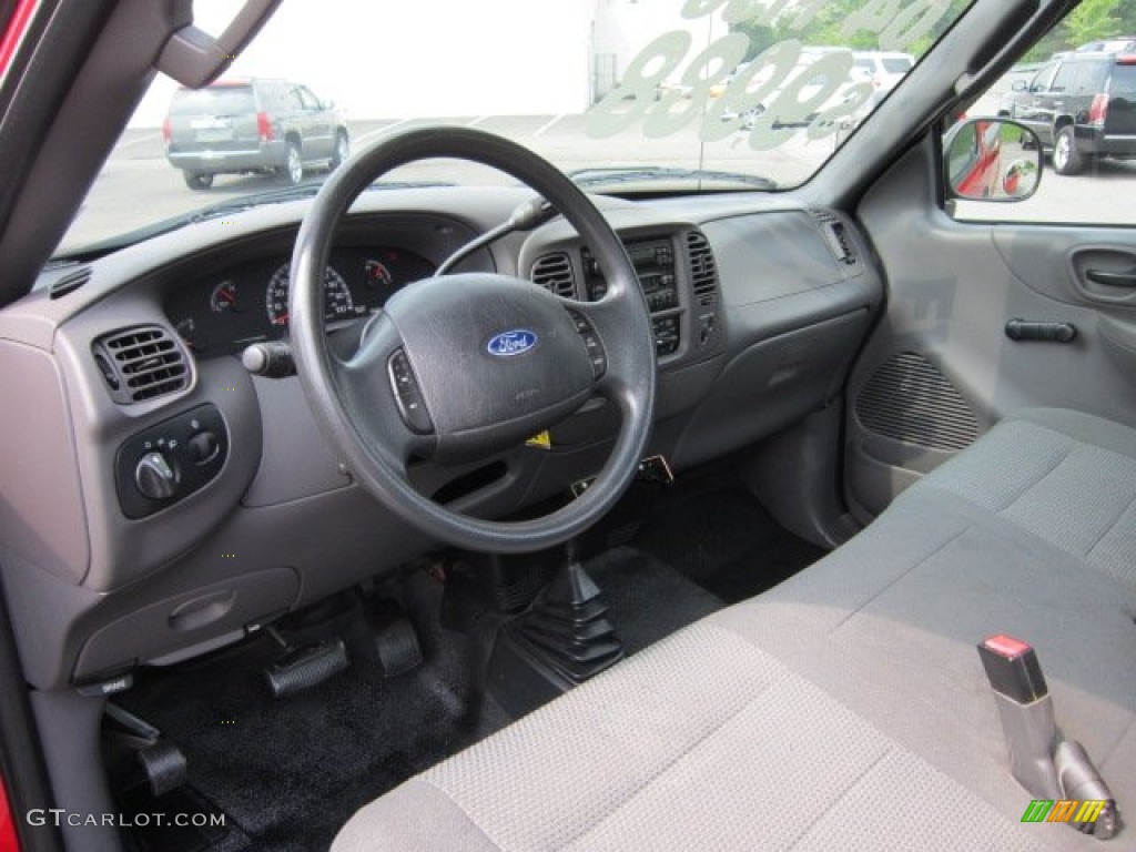 Medium Graphite Interior 2004 Ford F150 XL Heritage Regular Cab 4x4 Photo #52681077