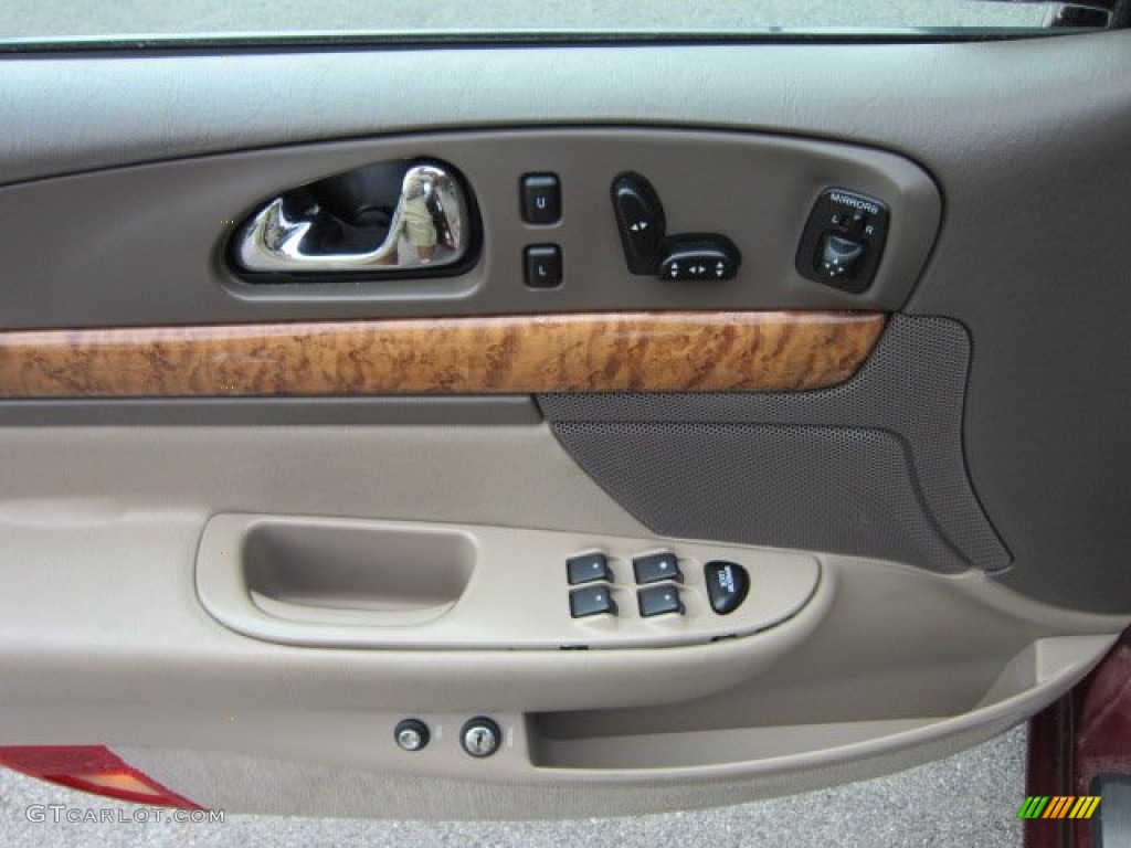 2000 Lincoln Continental Standard Continental Model Medium Parchment Door Panel Photo #52681449