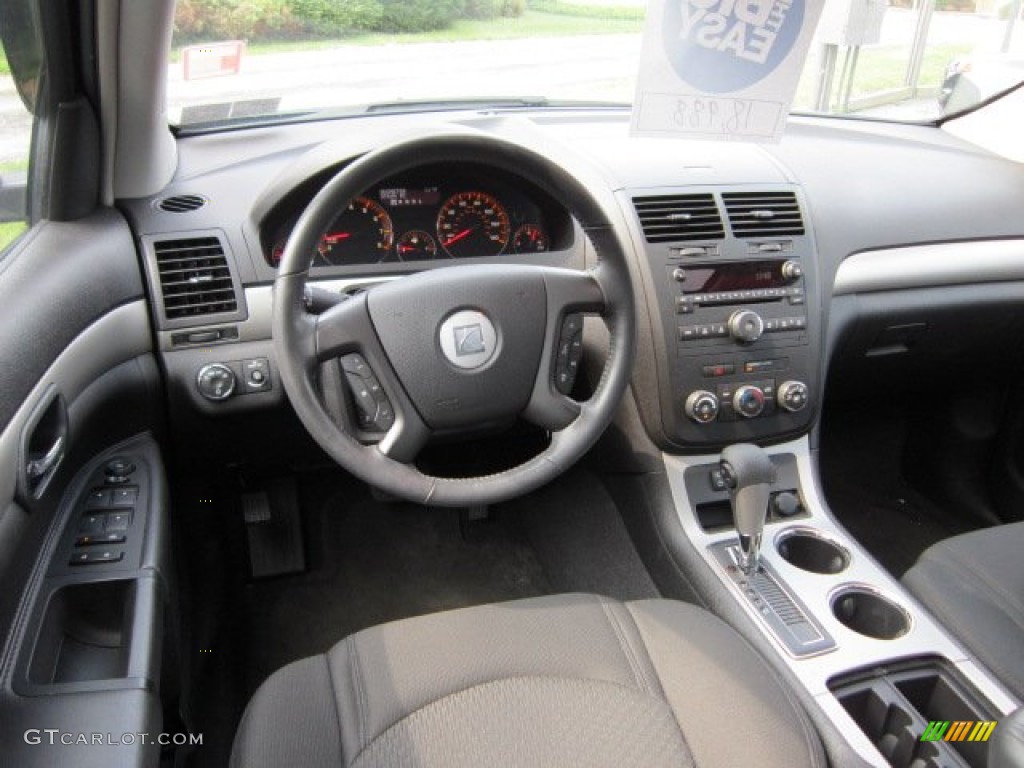 2009 Saturn Outlook XE Dashboard Photos