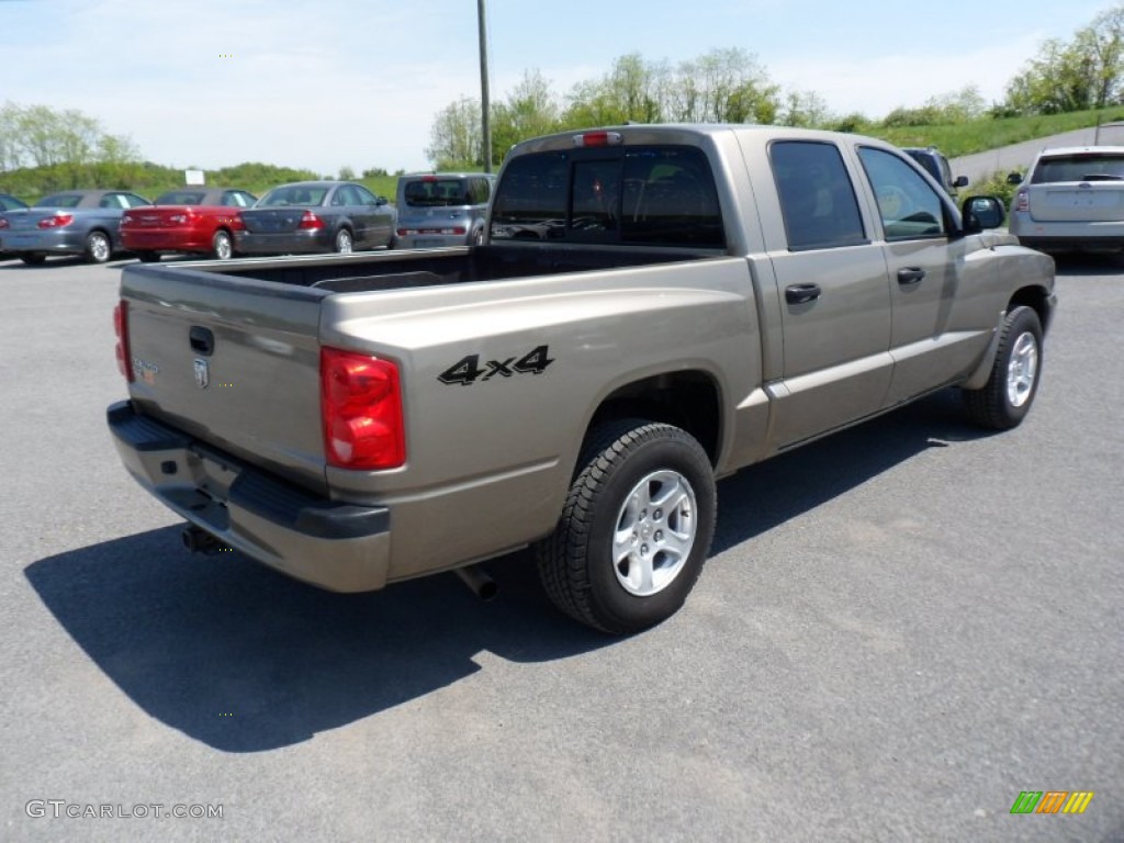 Light Khaki Metallic 2007 Dodge Dakota SLT Quad Cab 4x4 Exterior Photo #52686745