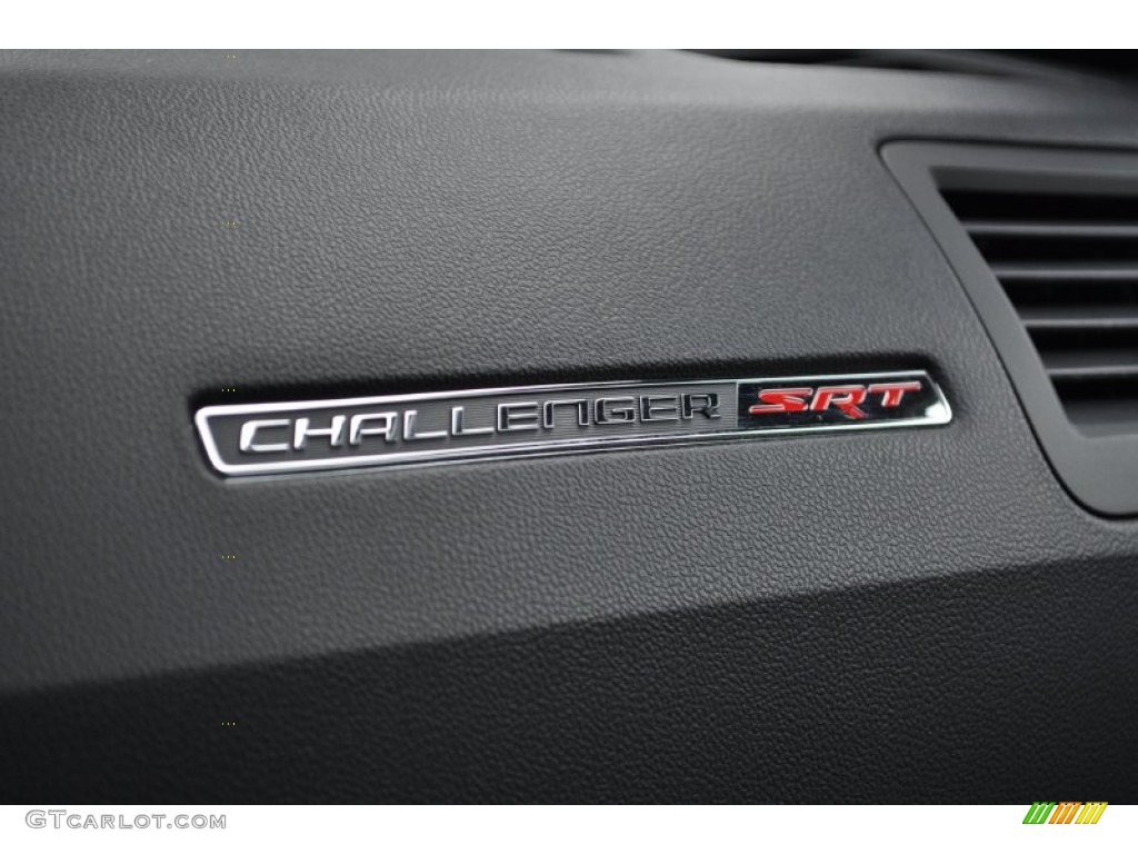 2010 Dodge Challenger SRT8 Marks and Logos Photo #52690026