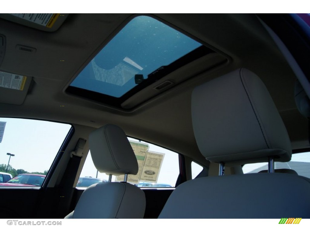 2011 Ford Fiesta SES Hatchback Sunroof Photo #52691583