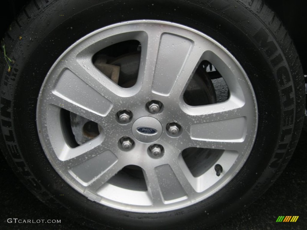 2008 Ford Crown Victoria LX Wheel Photo #52691637