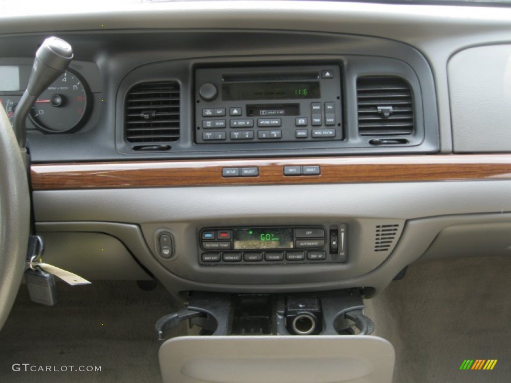 2008 Ford Crown Victoria LX Controls Photo #52691721