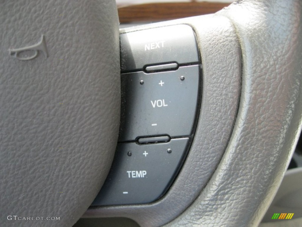 2008 Ford Crown Victoria LX Controls Photo #52691769