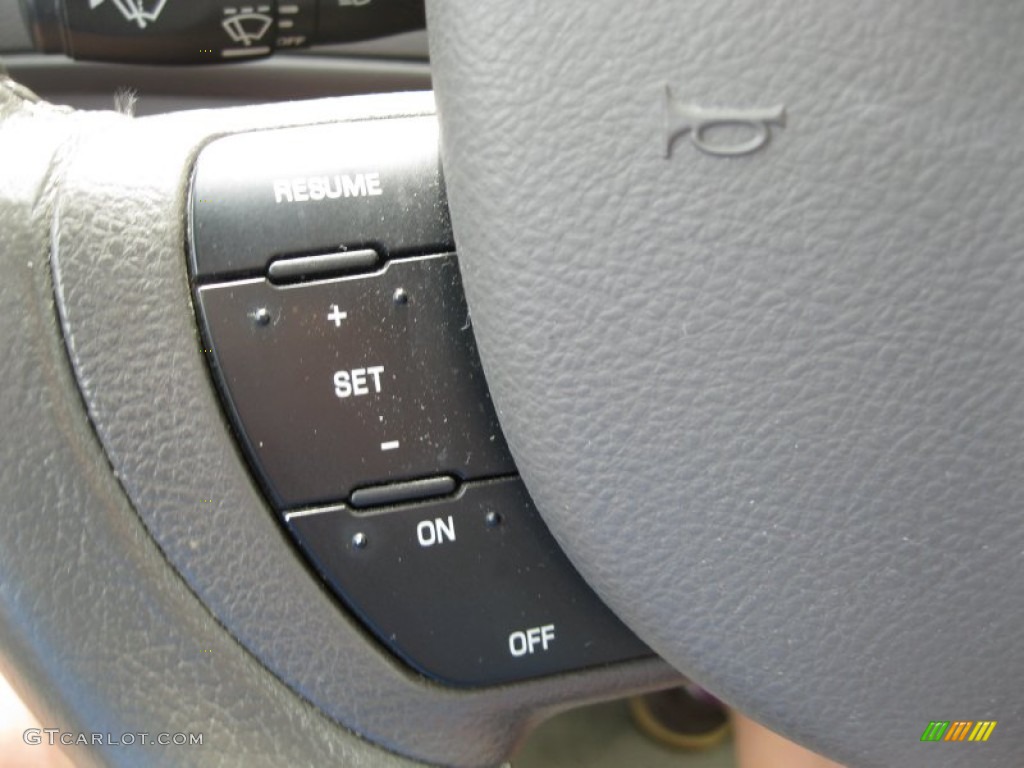 2008 Ford Crown Victoria LX Controls Photo #52691787