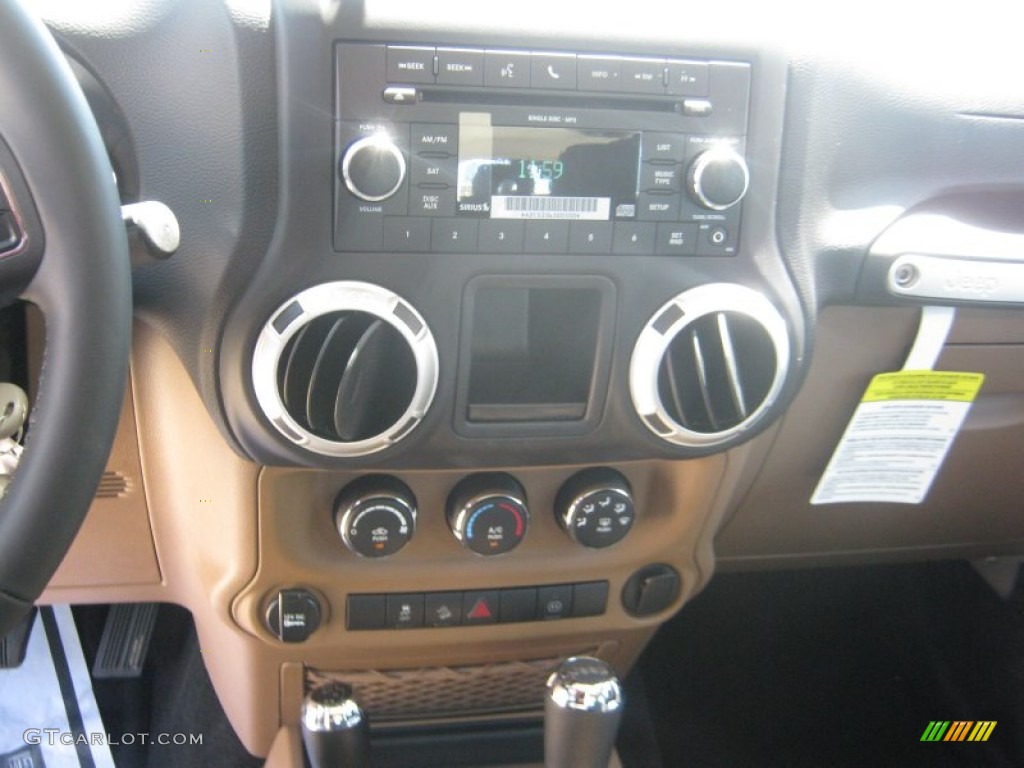 2011 Wrangler Rubicon 4x4 - Bright White / Black/Dark Saddle photo #8