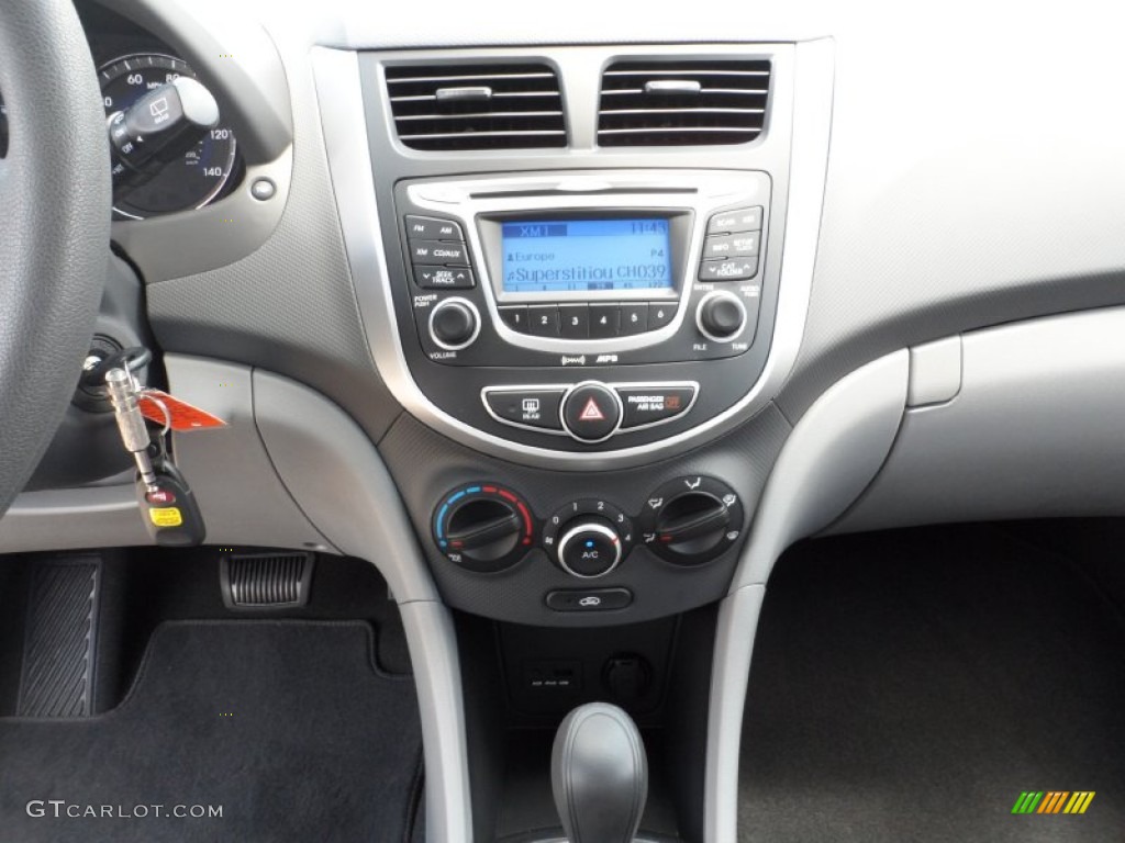 2012 Hyundai Accent GS 5 Door Controls Photo #52692660