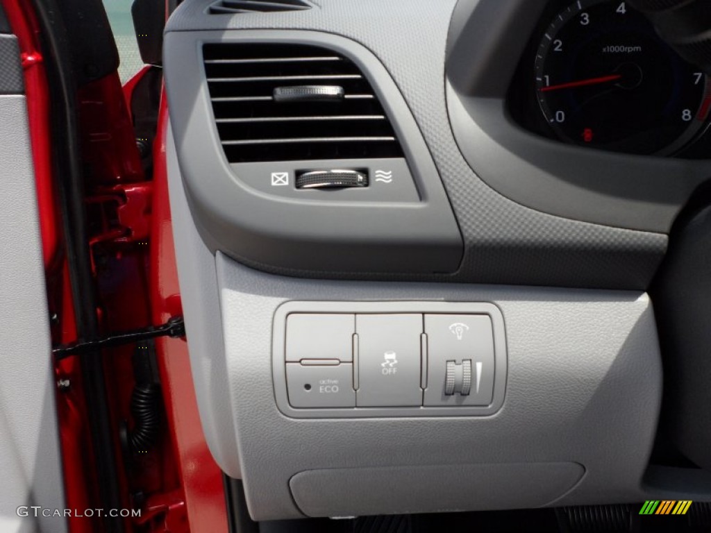 2012 Hyundai Accent GS 5 Door Controls Photo #52692759