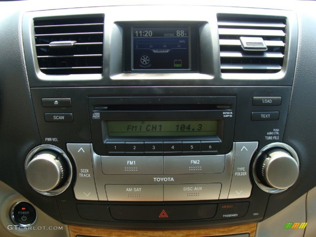 2008 Toyota Highlander Hybrid 4WD Controls Photos