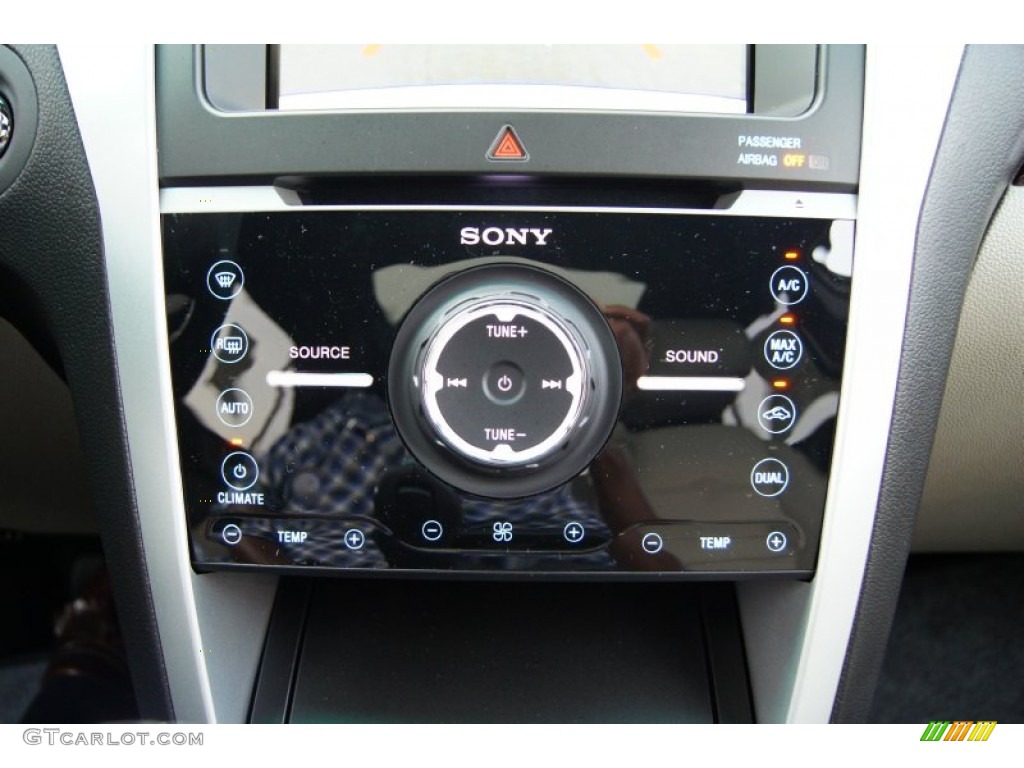 2012 Ford Explorer Limited Controls Photo #52695327