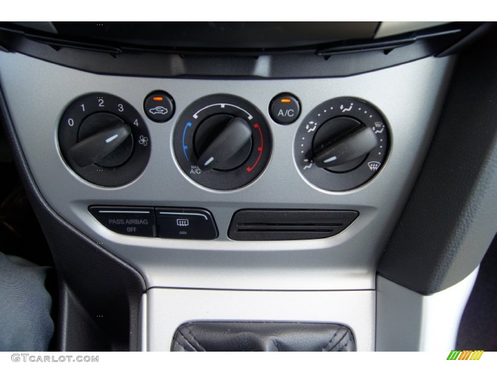 2012 Ford Focus SE Sport 5-Door Controls Photo #52695921