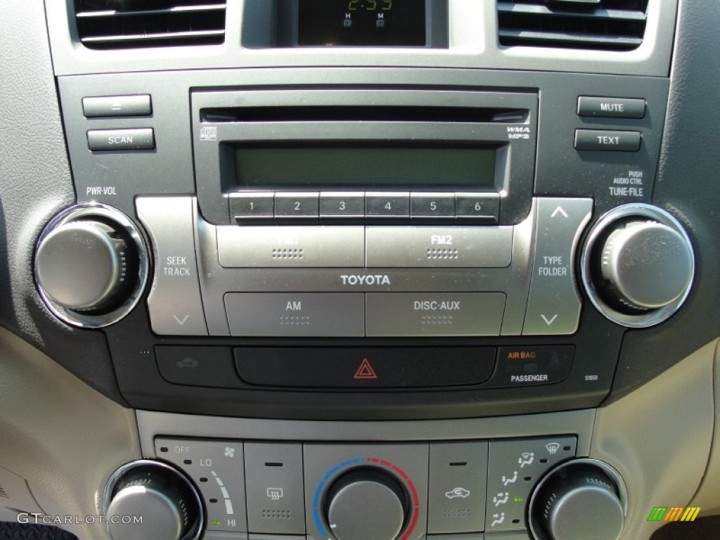 2010 Toyota Highlander V6 Controls Photo #52696101