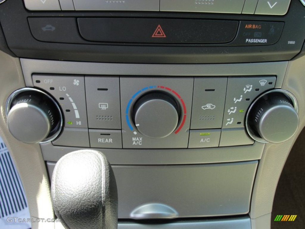 2010 Toyota Highlander V6 Controls Photo #52696122
