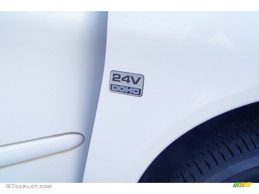 2000 Ford Taurus SES Marks and Logos Photos