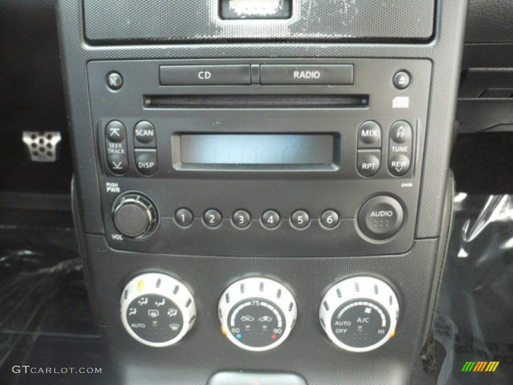 2006 Nissan 350Z Coupe Controls Photo #52699026