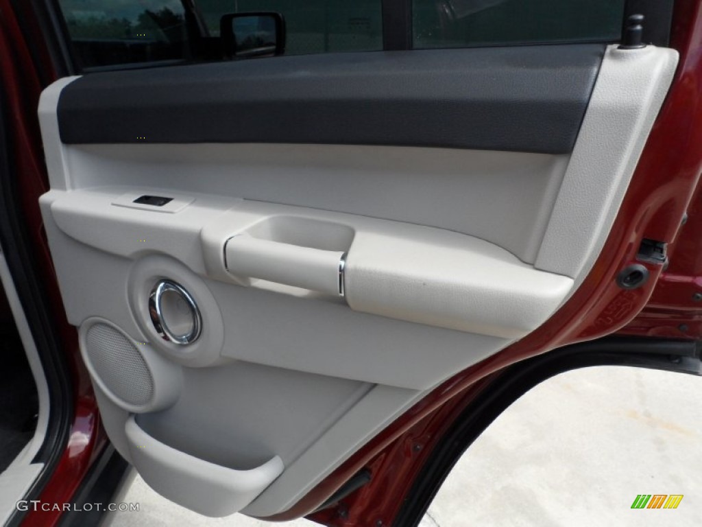 2007 Jeep Commander Limited Door Panel Photos