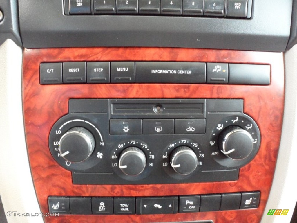 2007 Jeep Commander Limited Controls Photo #52699638