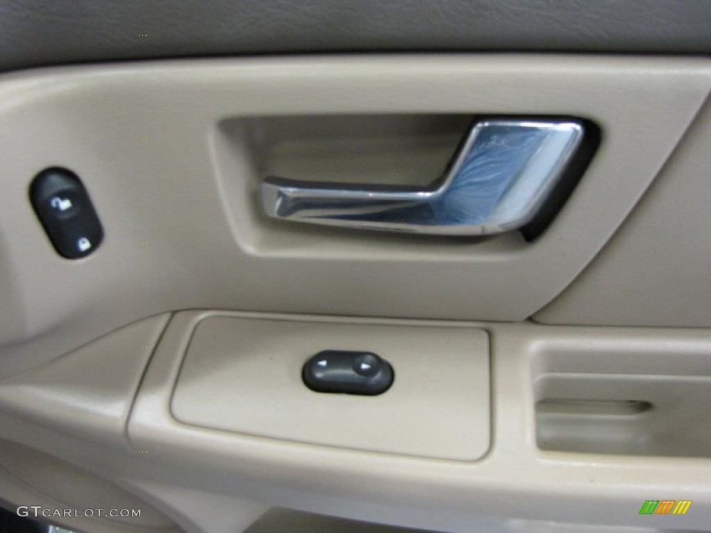 2000 Ford Taurus SEL Controls Photo #52701822