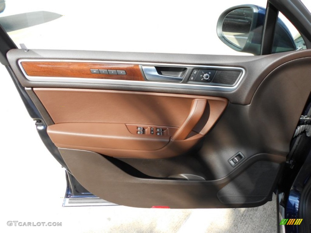 2012 Volkswagen Touareg TDI Lux 4XMotion Saddle Brown Door Panel Photo #52704345