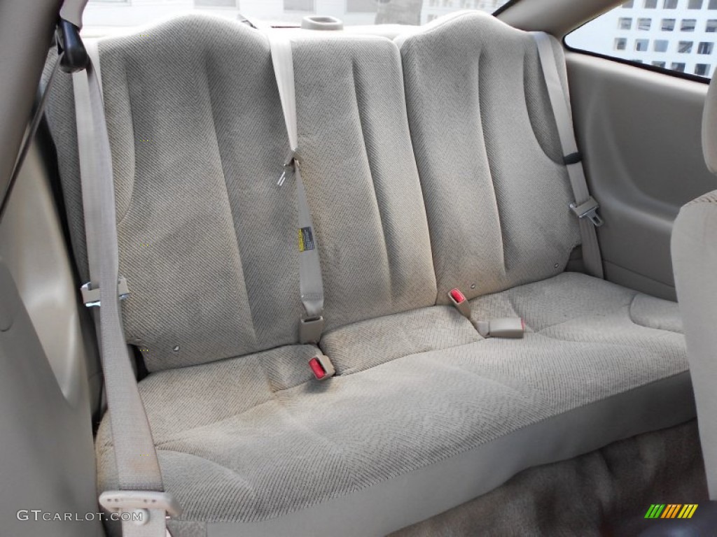 Neutral Interior 2004 Chevrolet Cavalier LS Coupe Photo #52706859