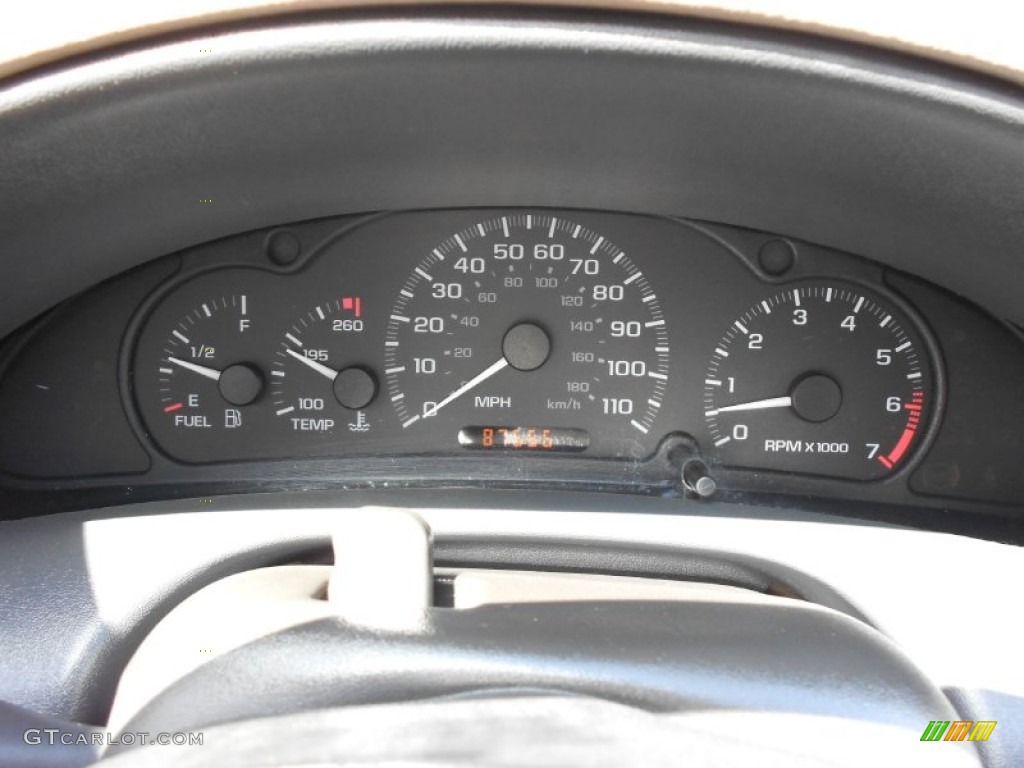 2004 Chevrolet Cavalier LS Coupe Gauges Photo #52706949