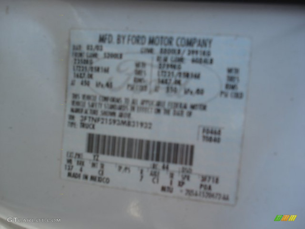 2003 F250 Super Duty XL Regular Cab 4x4 - Oxford White / Medium Flint Grey photo #23